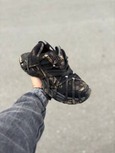 کتونی بالنسیاگا اسپایدر رنگ مشکی طلایی - Image 4