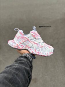 کتونی بالنسیاگا اسپایدر رنگ سفید صورتی