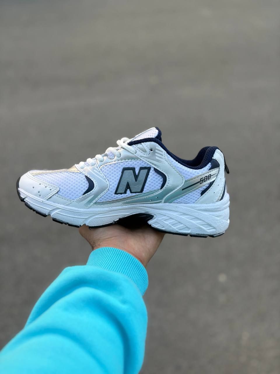 کتونی نیوبالانس 530 / رنگ سفید نقره ای - تصویر 4