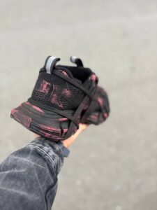 کتونی بالنسیاگا اسپایدر رنگ مشکی صورتی 2 - تصویر 3