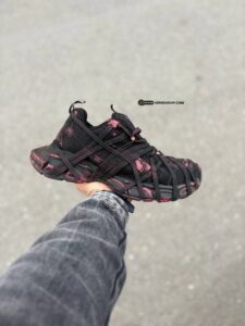 کتونی بالنسیاگا اسپایدر رنگ مشکی صورتی 2