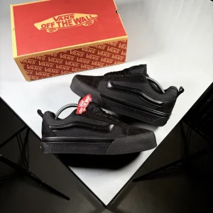 Vance-Old-School-Pro-Petite-Large-Size-Plain-Sports-Shoes-heroshoop.webp