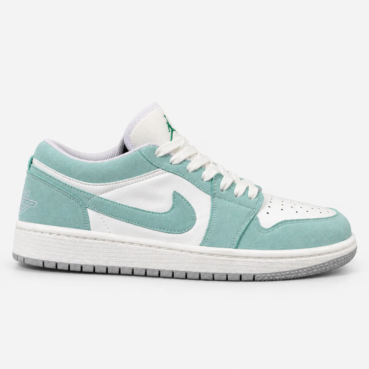 Jordan 1 Low Sneakers (WhiteBlue) Code 1185 heroshoop.com view1 Jordan-1-Low-Sneakers-WhiteBlue-Code-1185-heroshoop.com-view1.webp