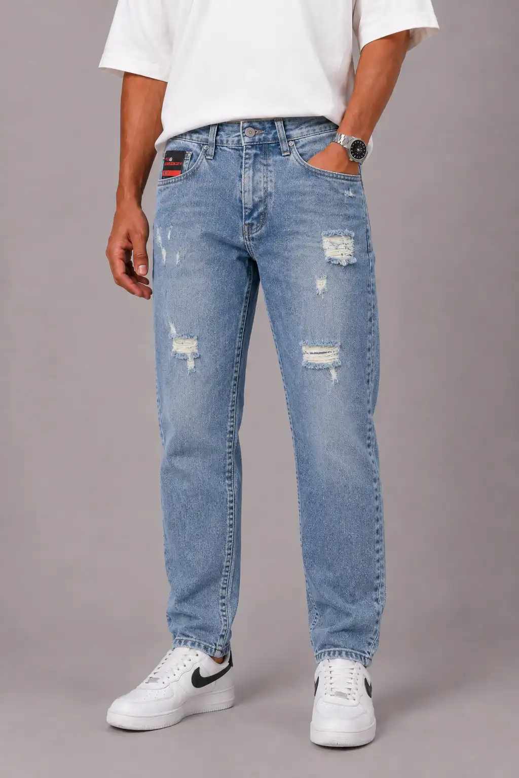 Light blue mom style jeans heroshoop Light-blue-mom-style-jeans-heroshoop.webp