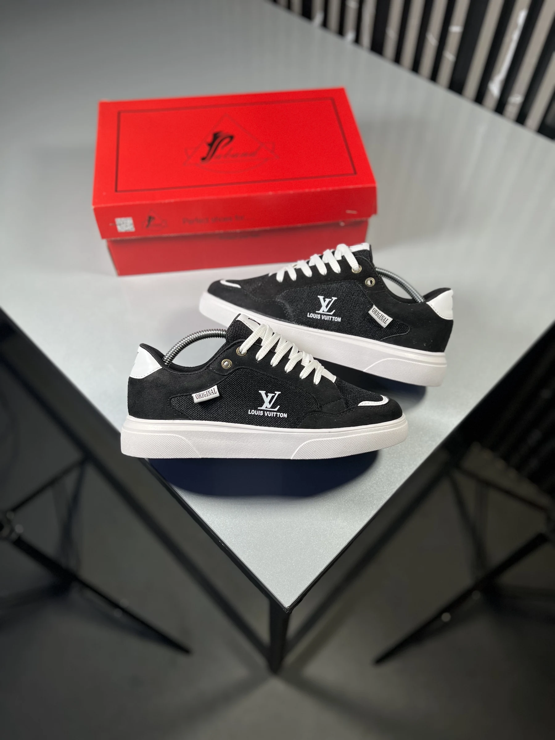 Louis Vuitton Vance sneakers black heroshoop Louis-Vuitton-Vance-sneakers-black-heroshoop.webp