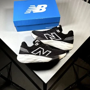 New-Balance-860-Fresh-Foam-Running-Casual-Sneakers-Carbon-Ultra-Boost-Sole-Black-White-heroshoop.webp
