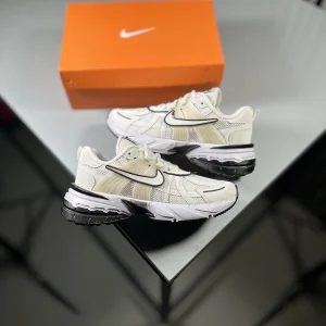 Nike-V2K-sneakers-black-and-white-code-2647-heroshoop.webp