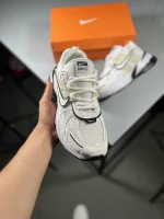 Nike-V2K-sneakers-black-and-white-code-2647-heroshoop-view-2.webp