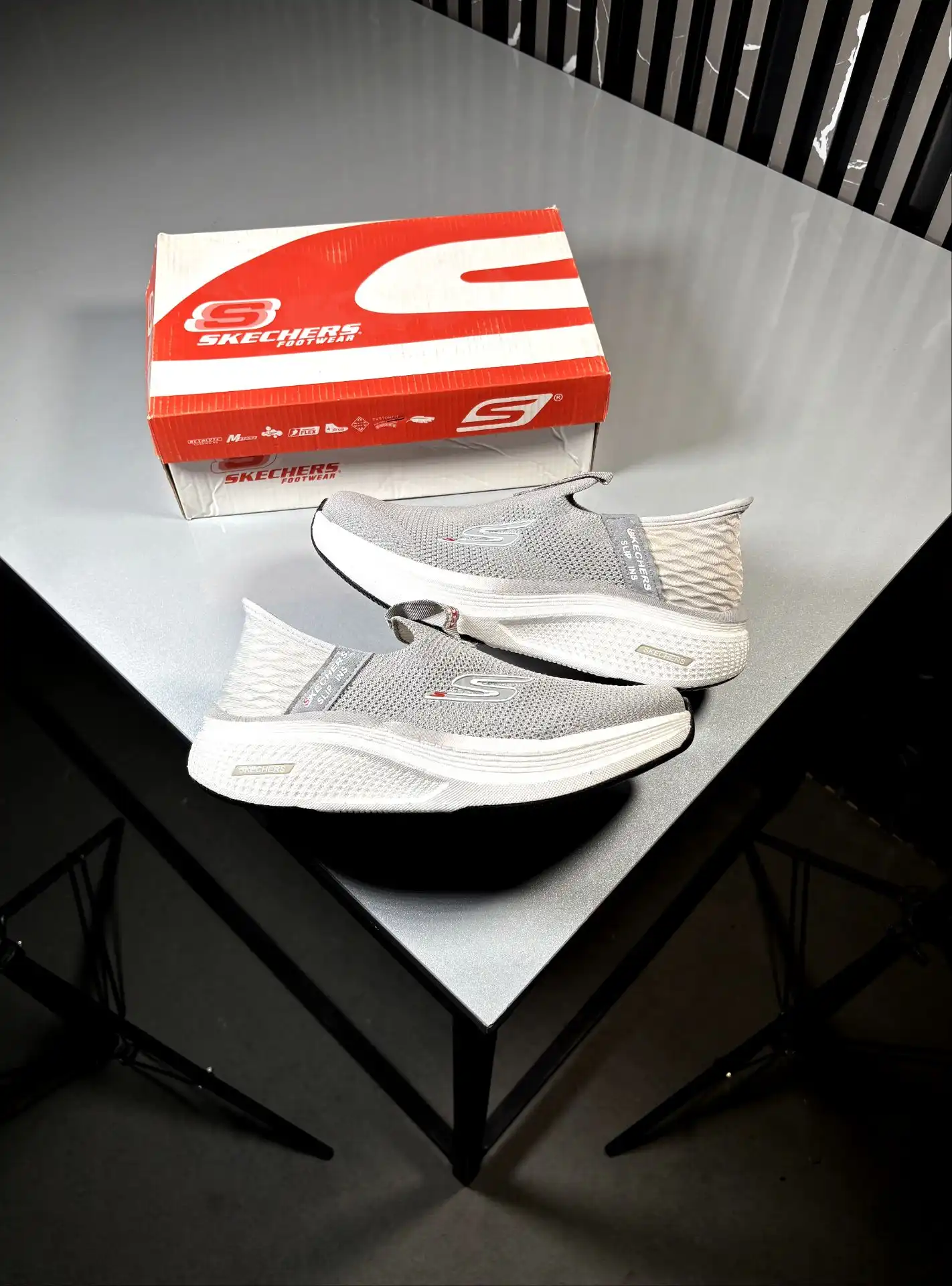 Skechers sneakers gray and white heroshoop Skechers-sneakers-gray-and-white-heroshoop.webp