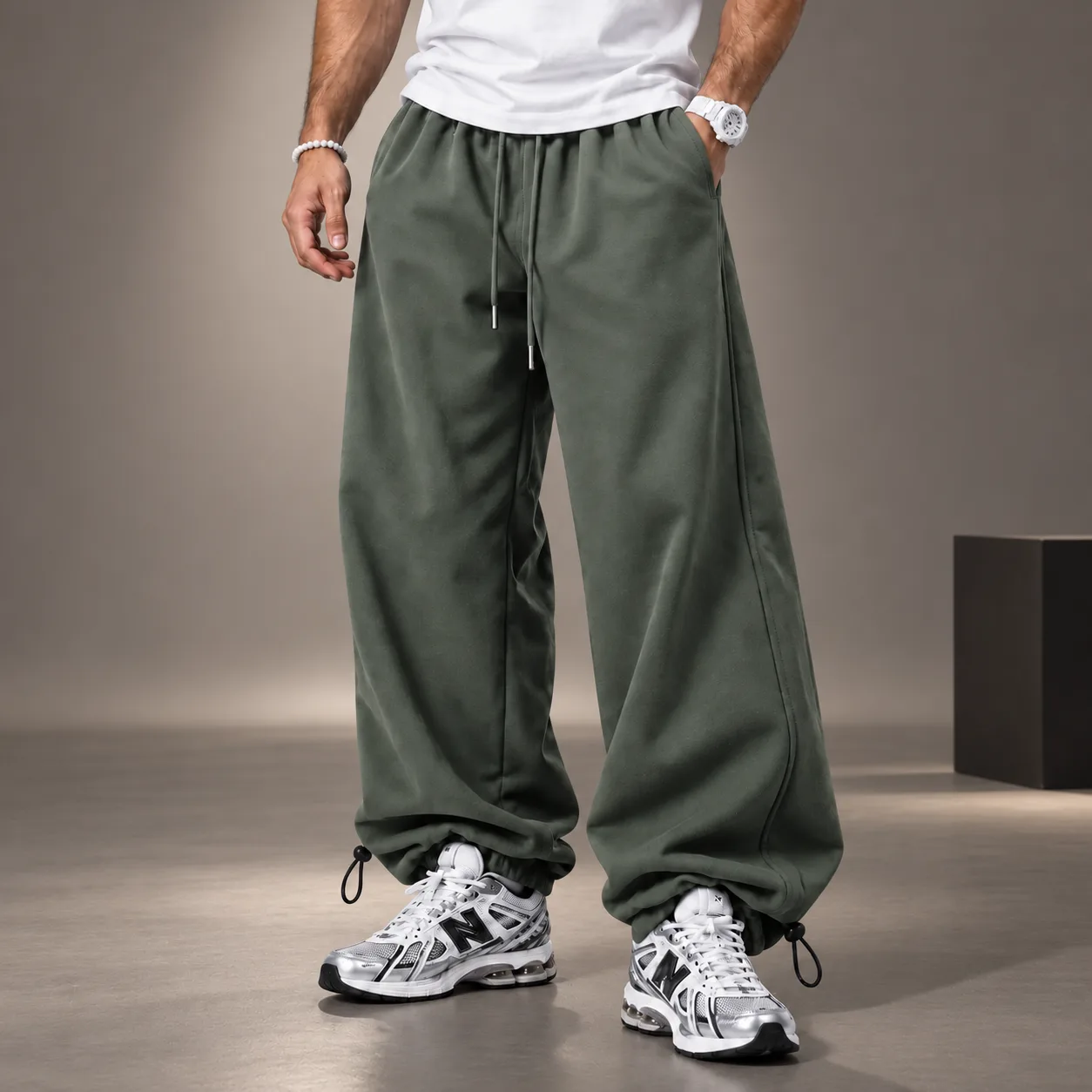Green sporty joggers Baggy style Premium 3-thread cotton French terry Dual-function toggle adjuster_view1 شلوار جاگر اسپرت سبز / فول بگ / دورس پنبه 3 نخ درجه یک / استوپر 2حالته - تصویر 1